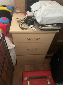 chest of drawers
