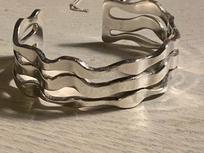 Silver bracelet and earrings