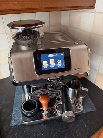 DeLonghi La Specialista Coffe  Machine