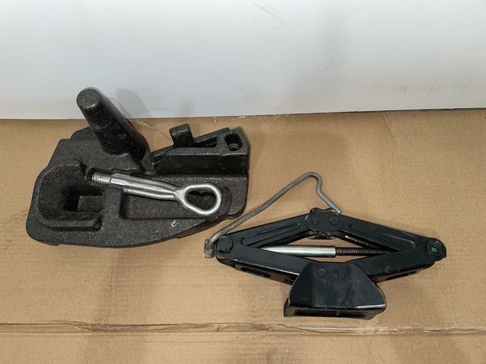 BMW F20 1 series Jack tool
