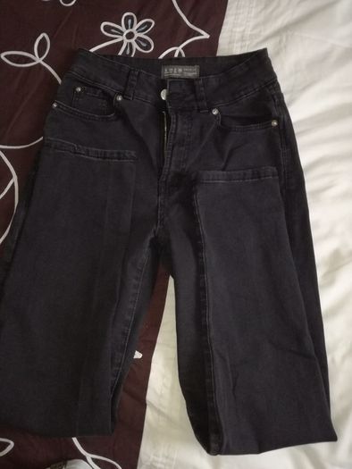 Primark Black Stylish and versatile black skinny jeans size UK 6/8