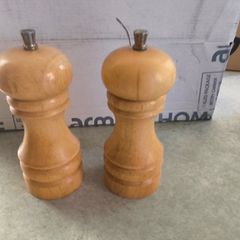Vintage Wooden Salt and Pepper Set, 6 INCH Light Wood Grinders with S & P Tops, Classic Kitchen Decor