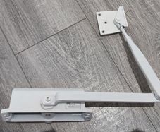 Door closer