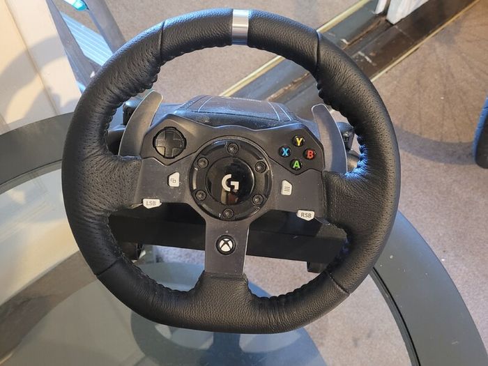 Logitech G920 Racing Wheel and Pedals