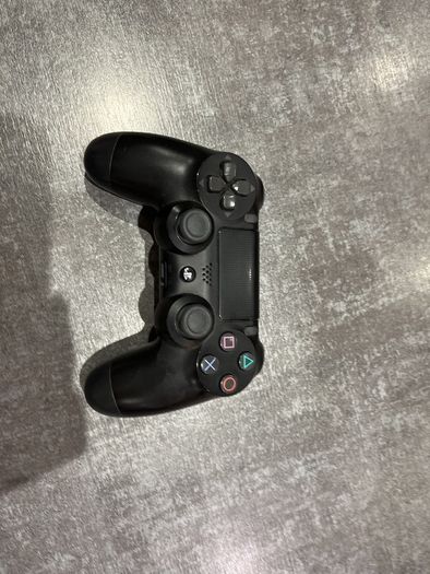 PS4 controller custom but original 50euros (cash only!)
