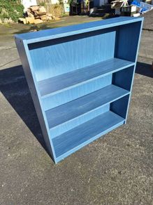 Neat shelving unit