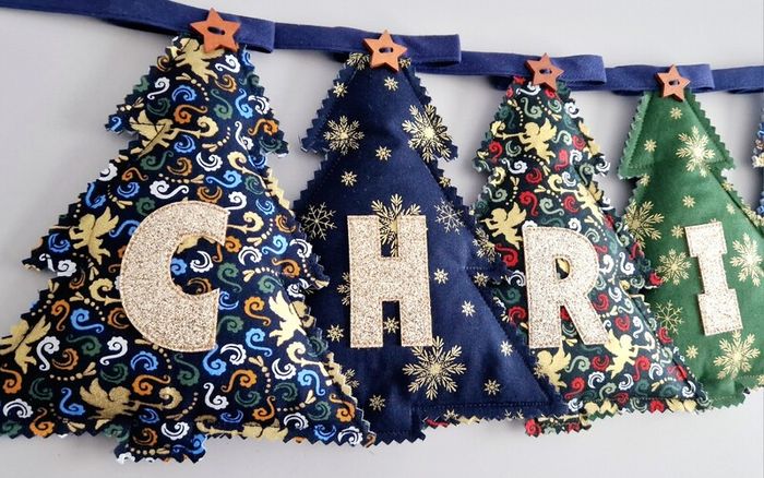 Padded Christmas Trees Bunting