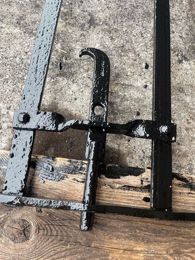 Iron gate