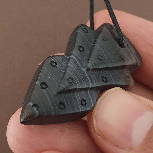 Vintage Natural Pattern Eyes Agate Arrow Shape Pendant Amulet
