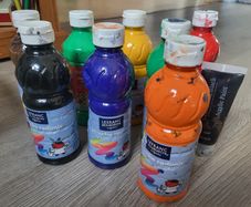 Childrens Paint, pots and brushes