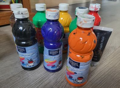 Childrens Paint, pots and brushes