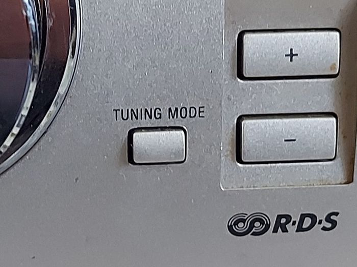 Sony Micro HiFi Component System, Model CMT-CP1, Radio, Tape & CD, all working fine and in very good condition