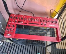 Behringer Ms 101