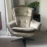 Mid century Egg Chair Image 3