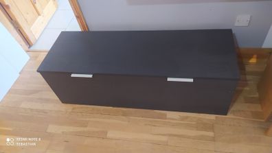 Storage box