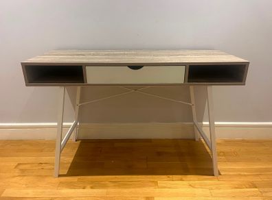 Jysk office desk. Name of product Abbetved.