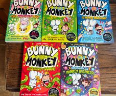 BRAND NEW - Bunny vs Monkey book set (5)
