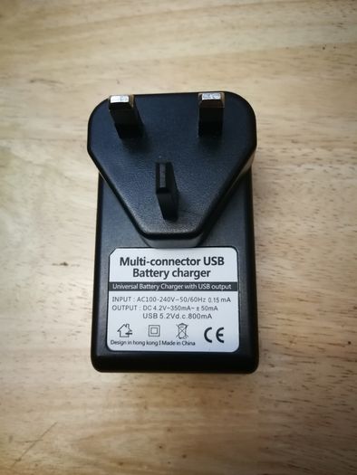Universal Battery Charger with Usb Port