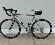 Claude Butler Bicycle 27 inch wheels. 18 speed.