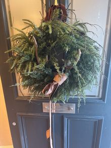 Stunning over 70 cm faux wreath vintage bow and antlers