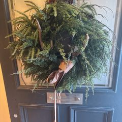 Stunning over 70 cm faux wreath vintage bow and antlers
