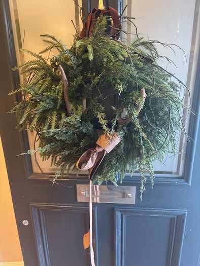 Stunning over 70 cm faux wreath vintage bow and antlers