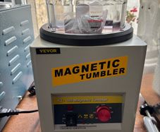 Magnetic tumbler