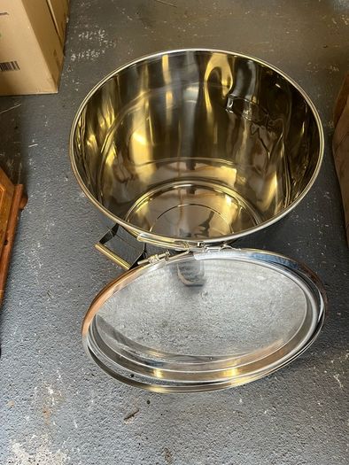 Stainless Steel 100 litre Pot with Lid and lid band
