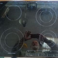 Electric induction hob