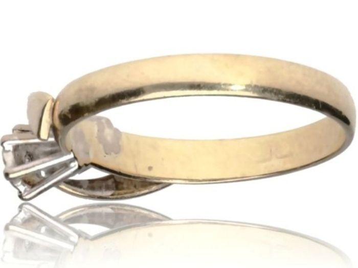 9k gold 2 stone natural diamond ring