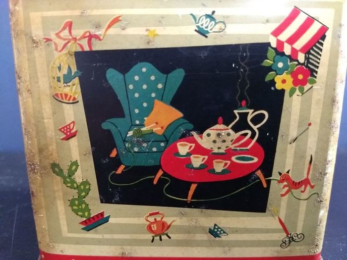 Funky Atomic Mid-Century Modern 1950's Small Tin Tea Caddy, with a Funky and Rare Graphic Design - MCM/50s Display! Props for Stage and Screen!