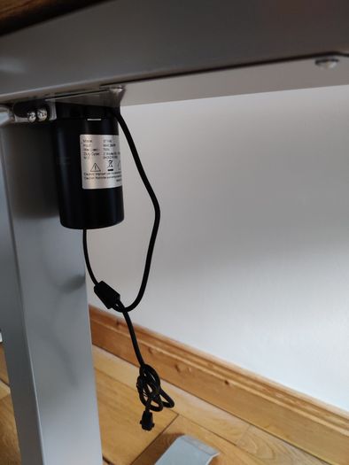 Sit/standing electric office desk
