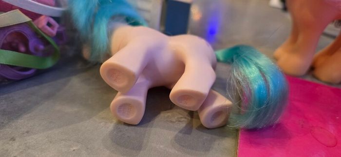 Pretty Parlour 1982 Complete (no box) with Peachy and Twinkles the Cat MLP G1 My Little Pony Accessories Playset