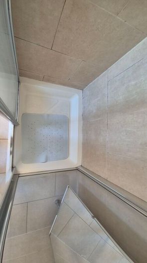 Complete 800 x 1000mm Shower Enclosure and Shower Set
