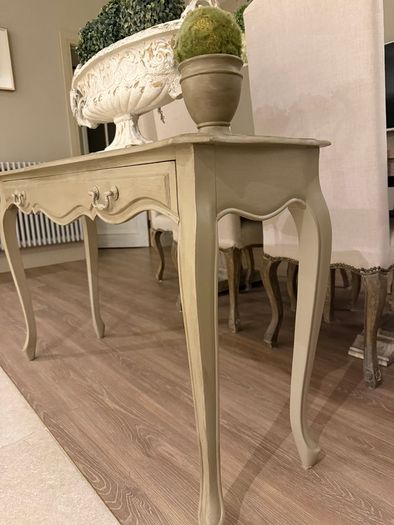 Console table