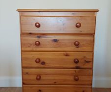 Chest of drawers
