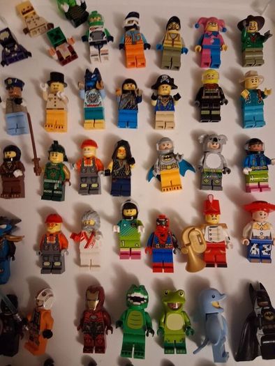 lego mini figure