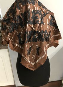 Clifford bond scarf