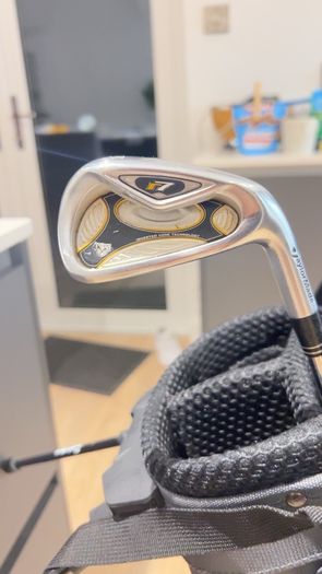 Taylormade R7 Irons and Taylormade stand Bag
