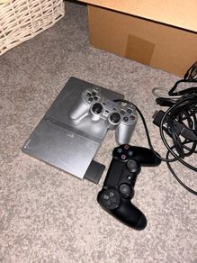 playstation 2 + controllers