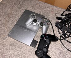 playstation 2 + controllers