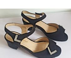 PieSanto Black Suede Sandals EU35 UK2 Rhinestone Block Heel BNIB Spain  CAN POST