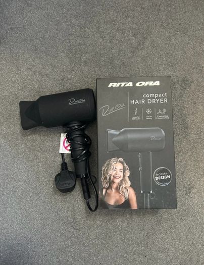 Compact hair dryer