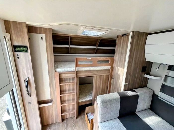 2023 Hobby 6 berth caravan, like new.