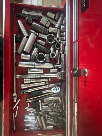 tool chest with tools