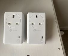 TP-Link TL-PA7027P Powerline Adapter Kit - AV1000