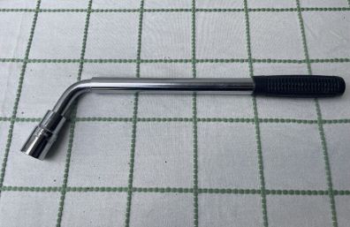 Adjustable Vanadium 17mm socket wrench