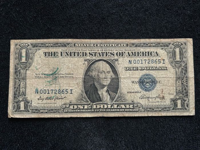 Certificate USA One dollars Bills, blue seal 1935 Letter "E"