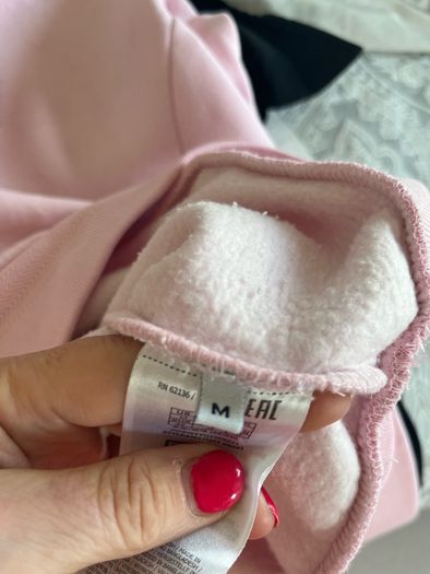 Guess Ladies Sweatshirt