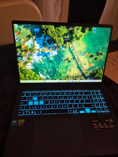 ASUS V16, gaming laptop.